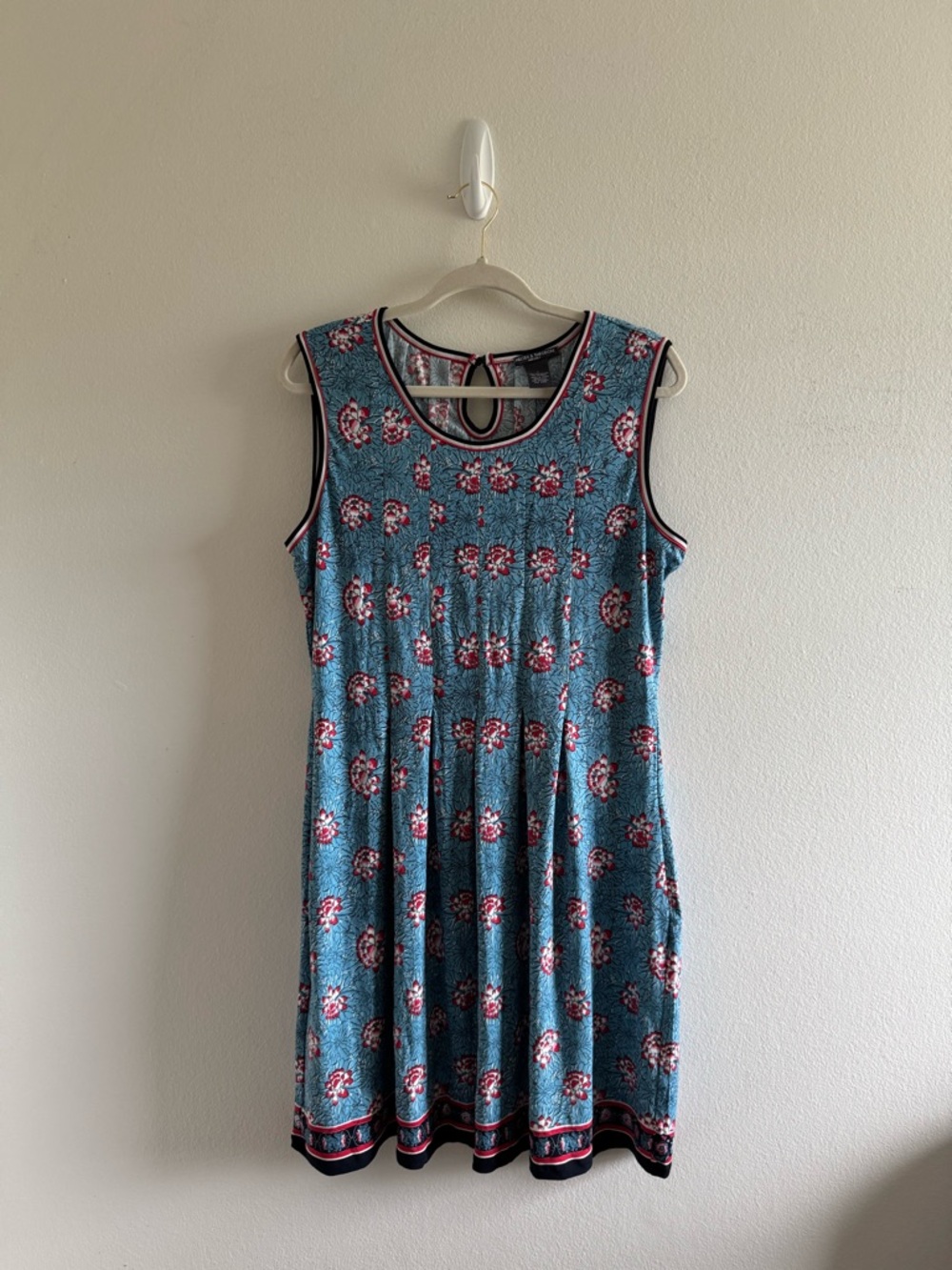 Chelsea & Theodore Sleeveless Blue Floral Knit  Shift Dress size Large